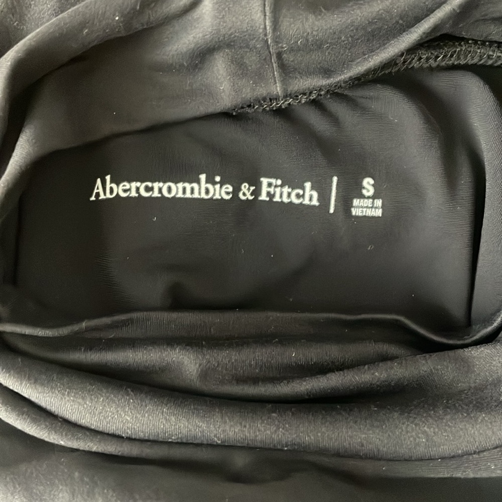 Abercrombie & Fitch Black Seamless Long-Sleeve Cropped Mockneck Top size S - Picture 4 of 6
